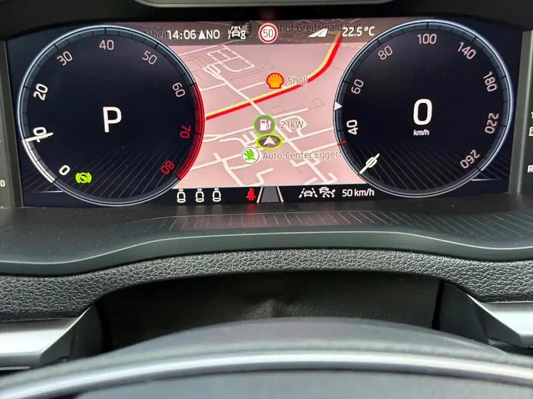 Skoda Karoq - Thumbnail 7