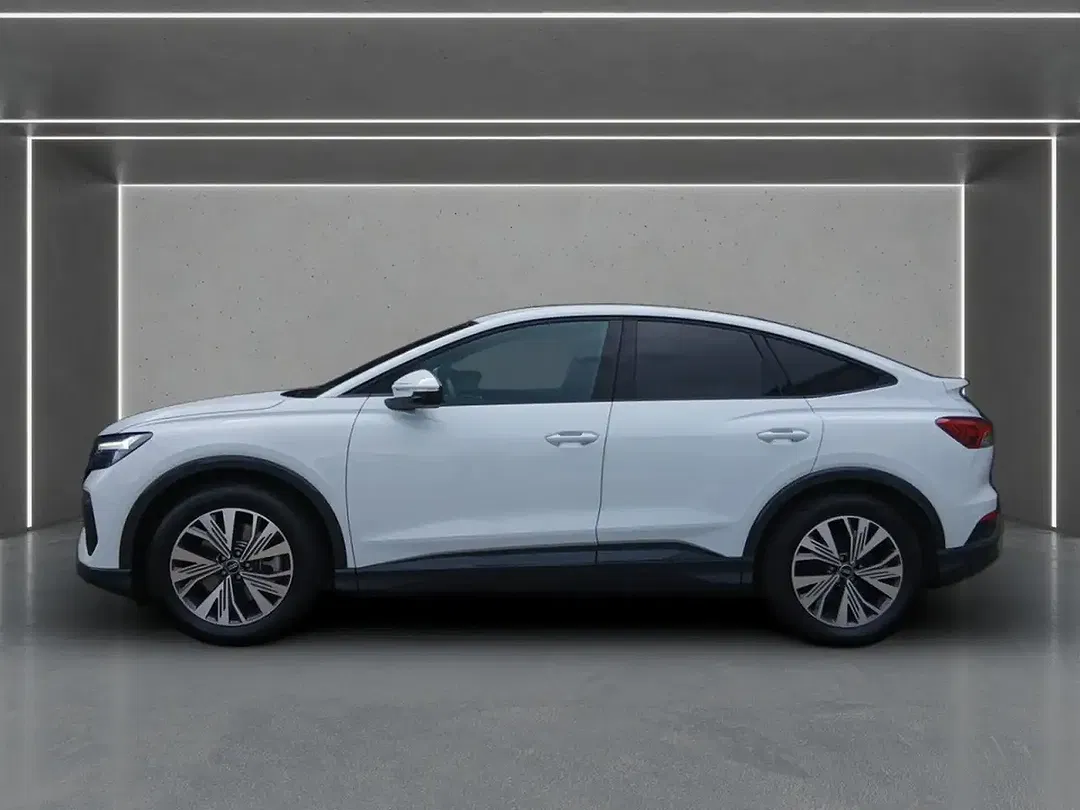 Audi Q4 e-tron - Thumbnail 4