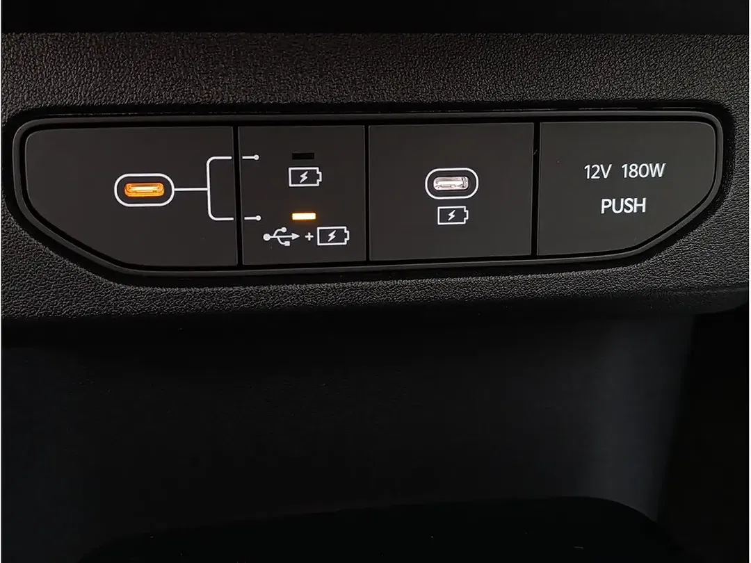Kia EV4 - Thumbnail 13