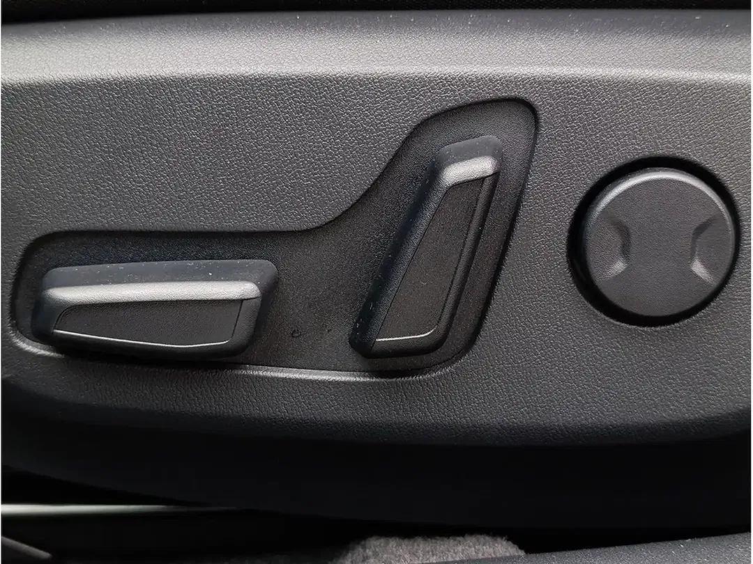 Kia EV4 - Thumbnail 15