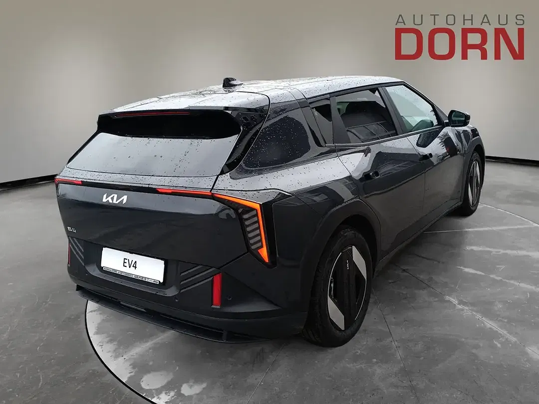 Kia EV4 - Thumbnail 3