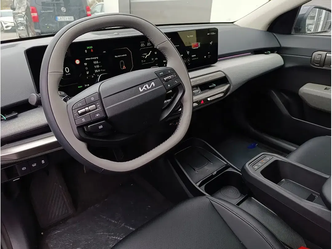 Kia EV4 - Thumbnail 6