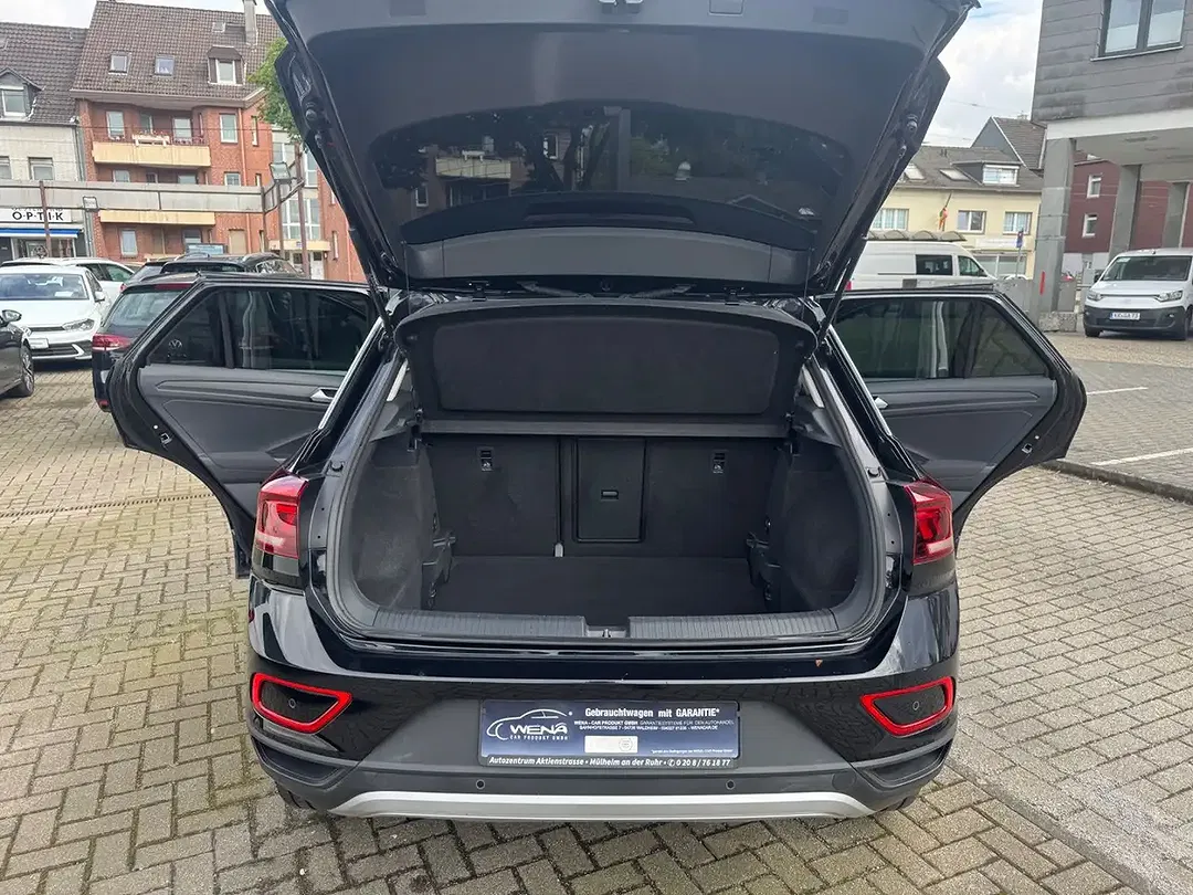 Volkswagen T-Roc - Thumbnail 12
