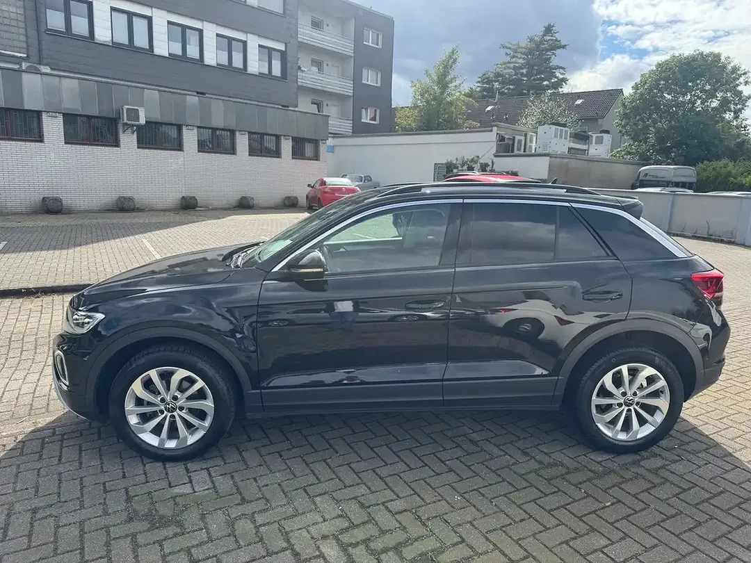 Volkswagen T-Roc - Thumbnail 3
