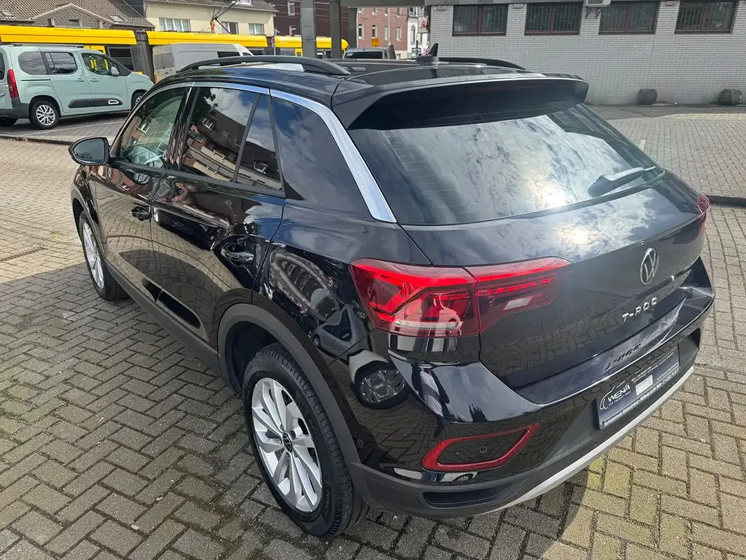 Volkswagen T-Roc - Thumbnail 4