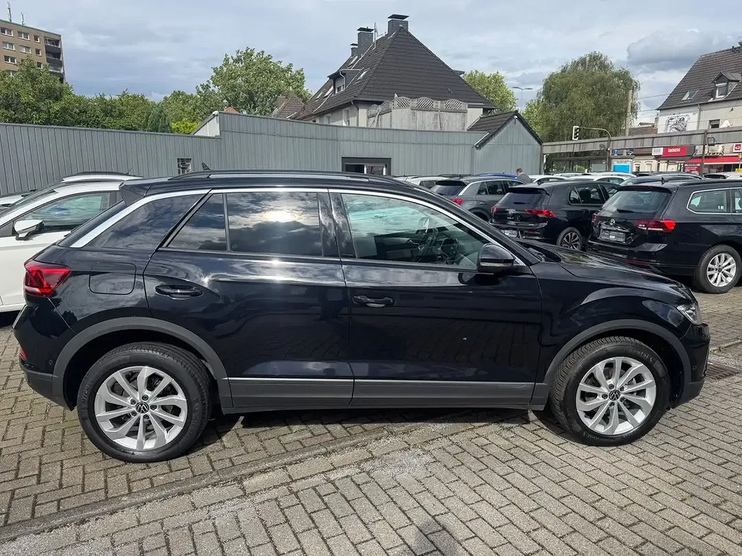 Volkswagen T-Roc - Thumbnail 7