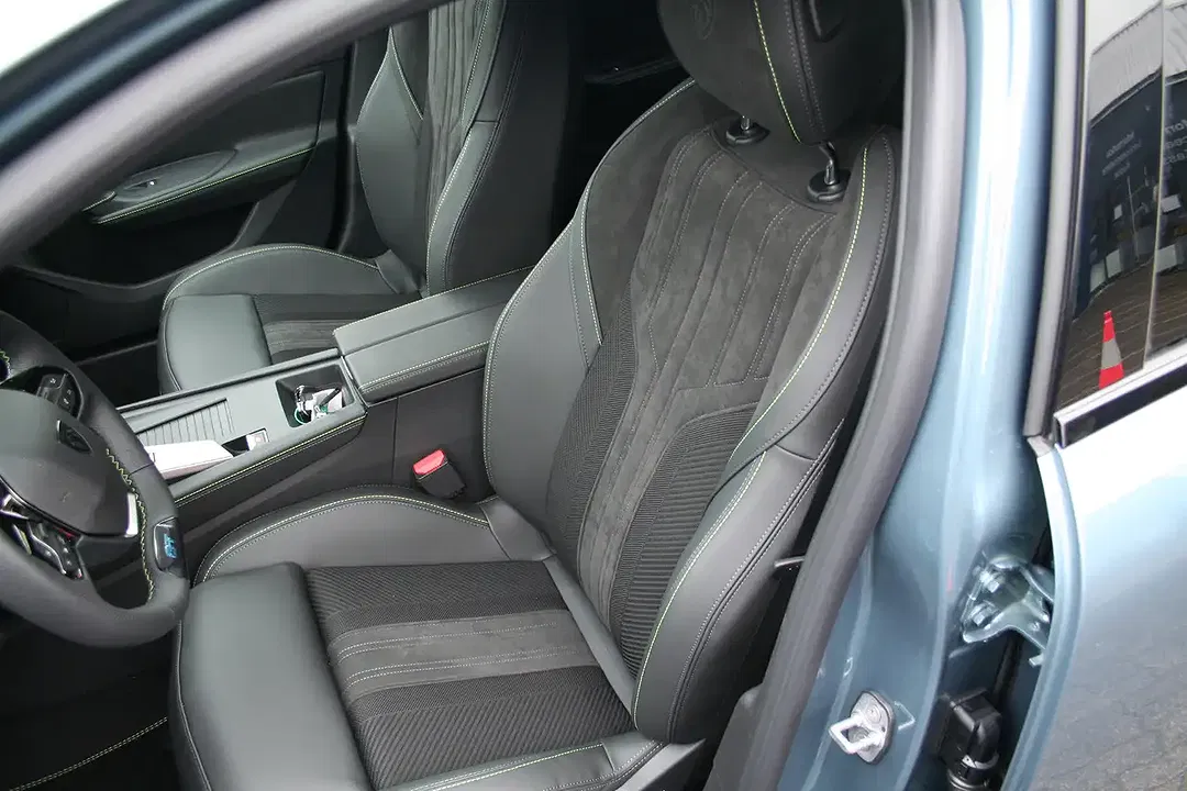 Peugeot 308 - Thumbnail 12