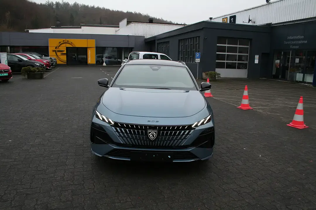 Peugeot 308 - Thumbnail 3