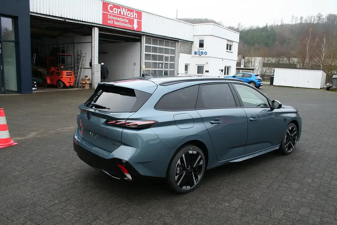 Peugeot 308 - Thumbnail 7