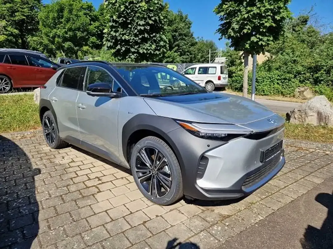Toyota bZ4X - Thumbnail 9