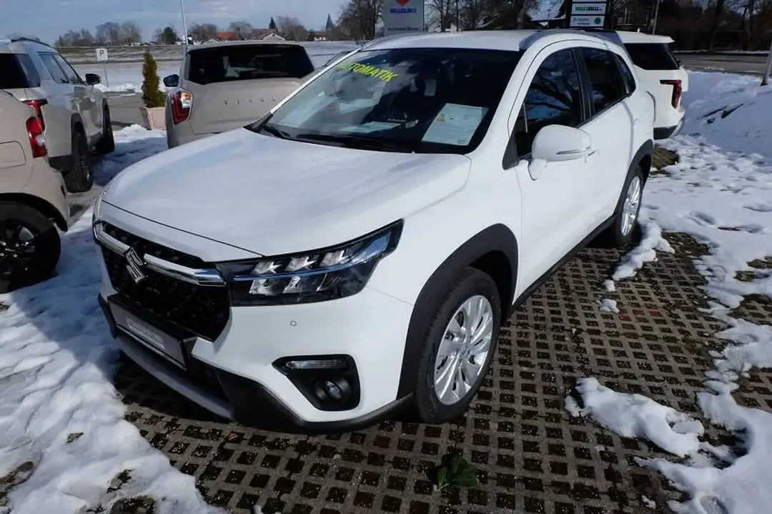 Suzuki S-Cross - Thumbnail 2