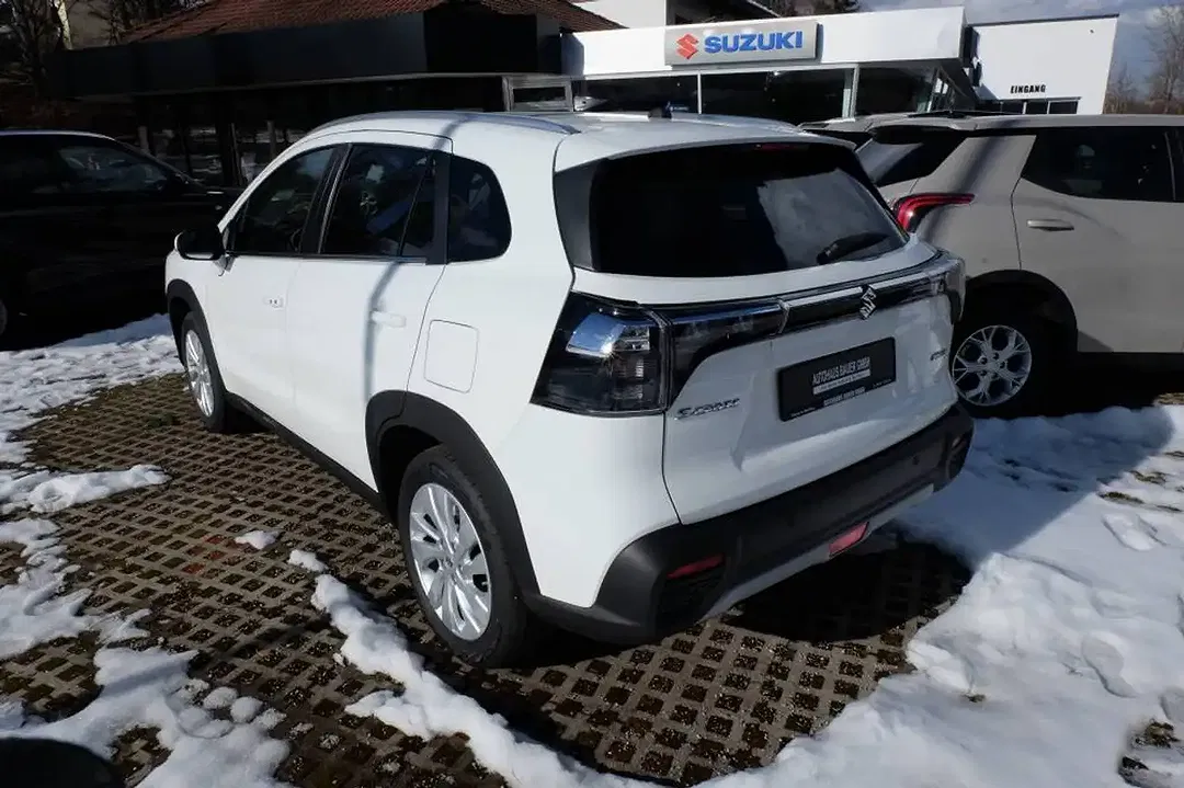 Suzuki S-Cross - Thumbnail 8