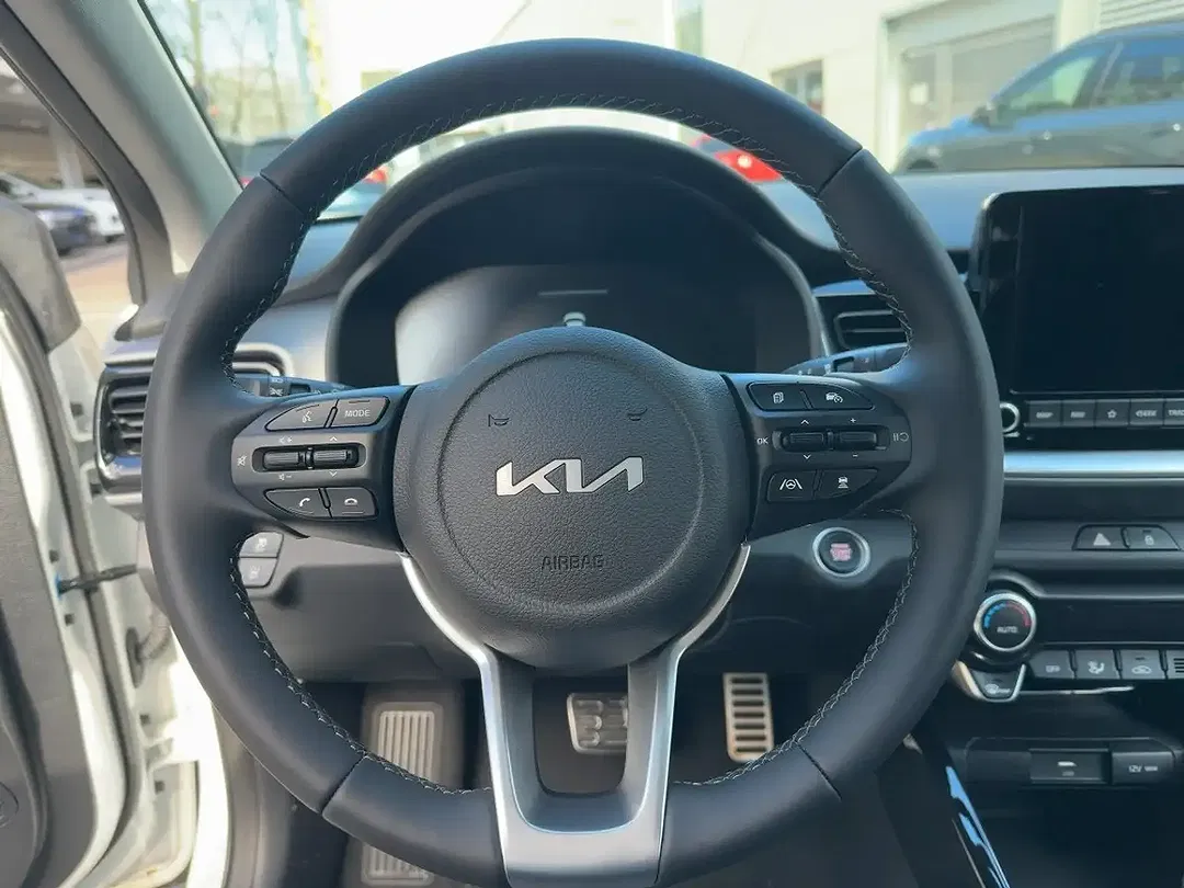 Kia Stonic - Thumbnail 10