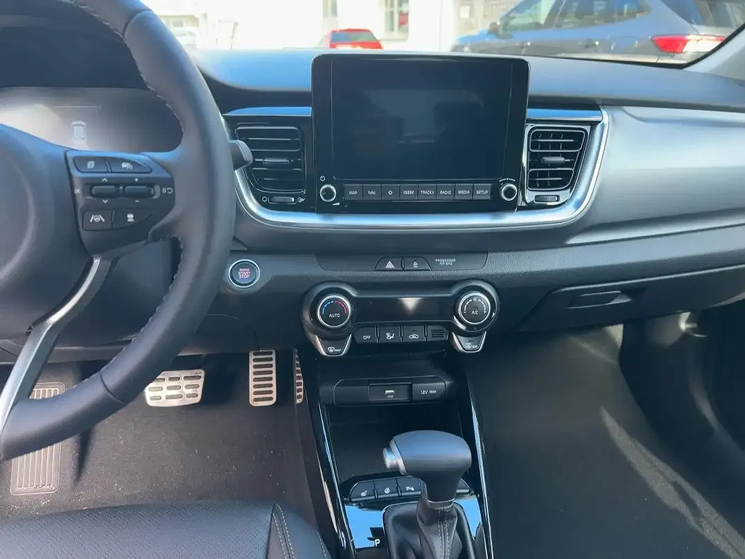 Kia Stonic - Thumbnail 11