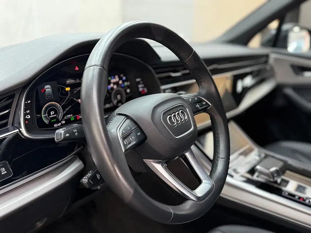 Audi Q7 - Thumbnail 9