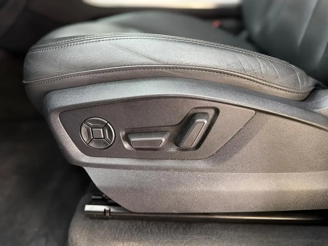 Audi Q7 - Thumbnail 11