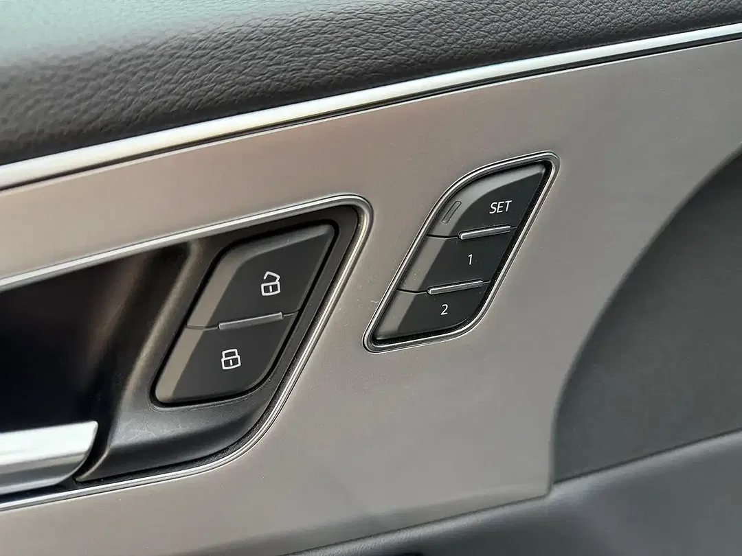 Audi Q7 - Thumbnail 12