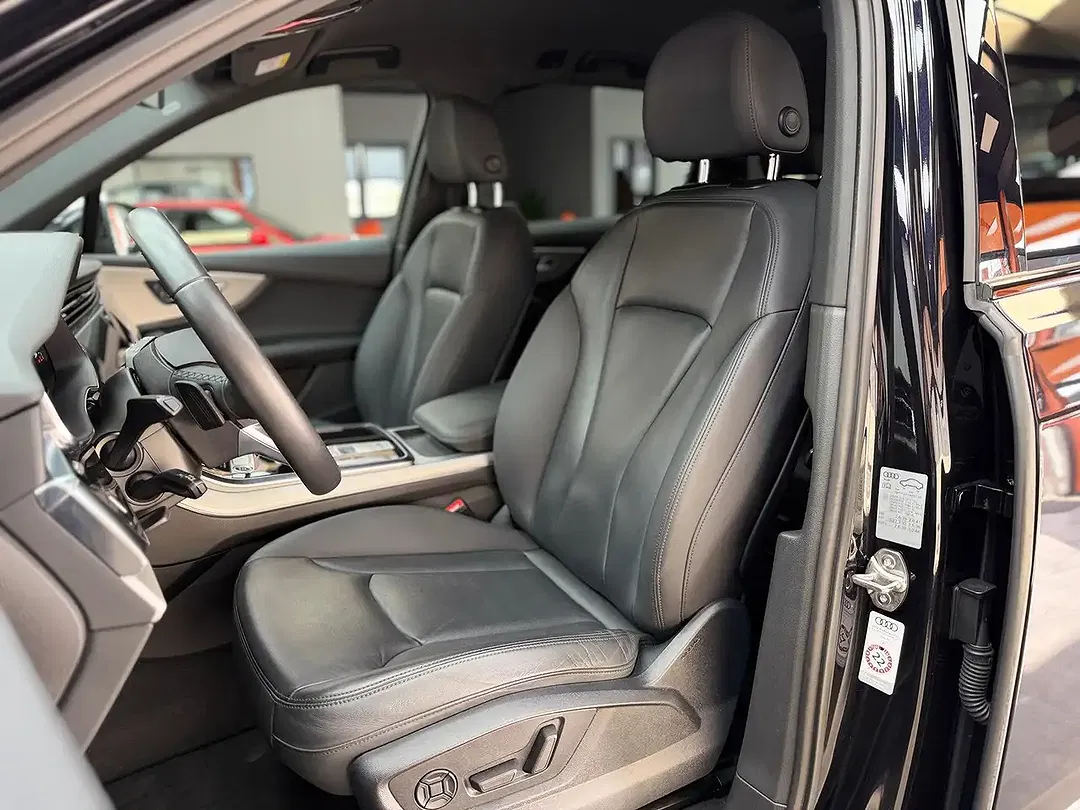 Audi Q7 - Thumbnail 13