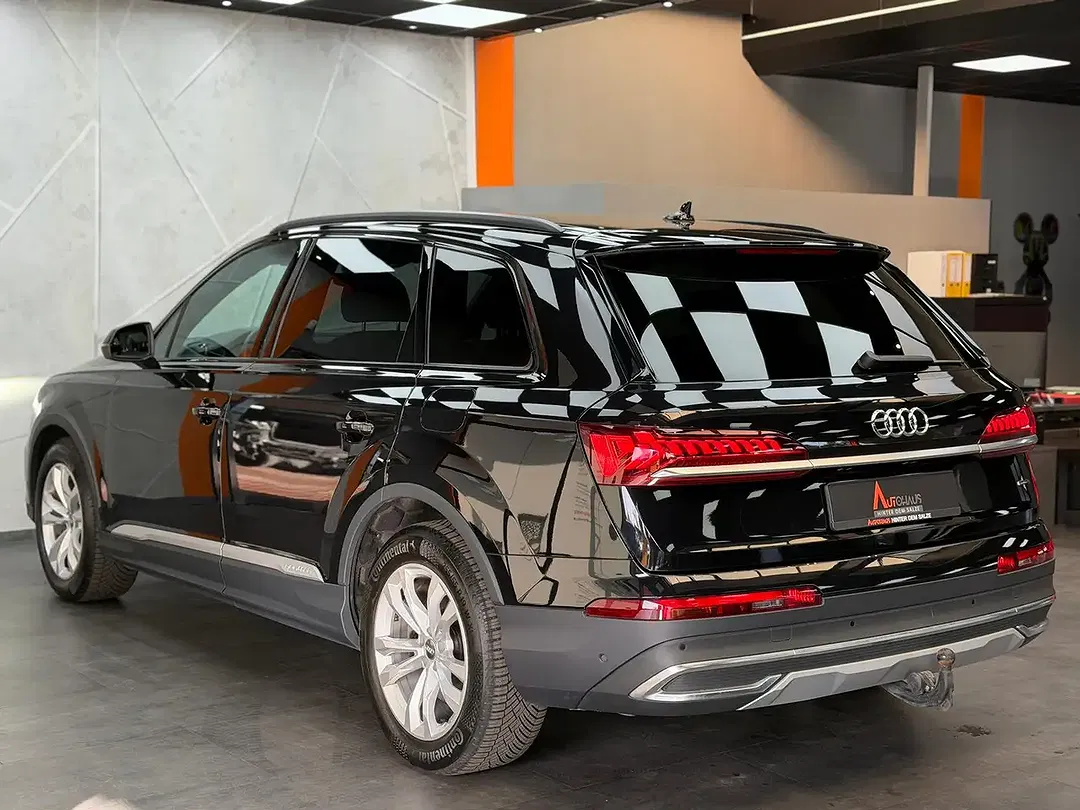 Audi Q7 - Thumbnail 5