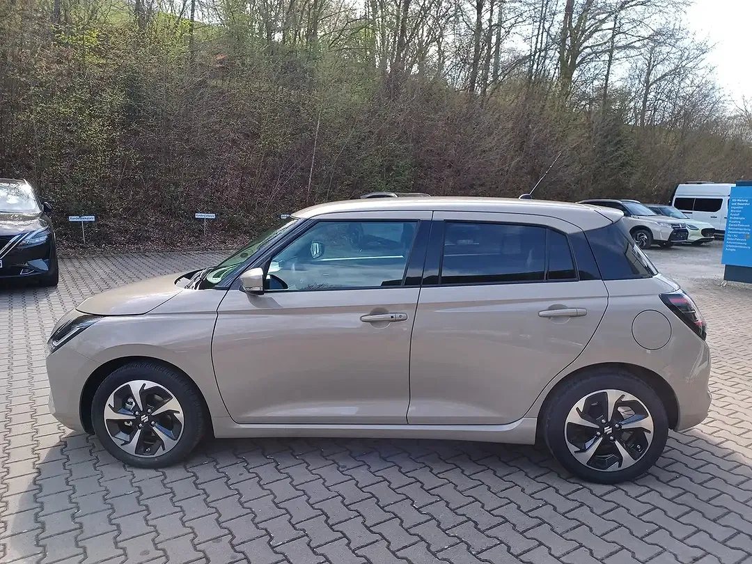 Suzuki Swift - Thumbnail 3