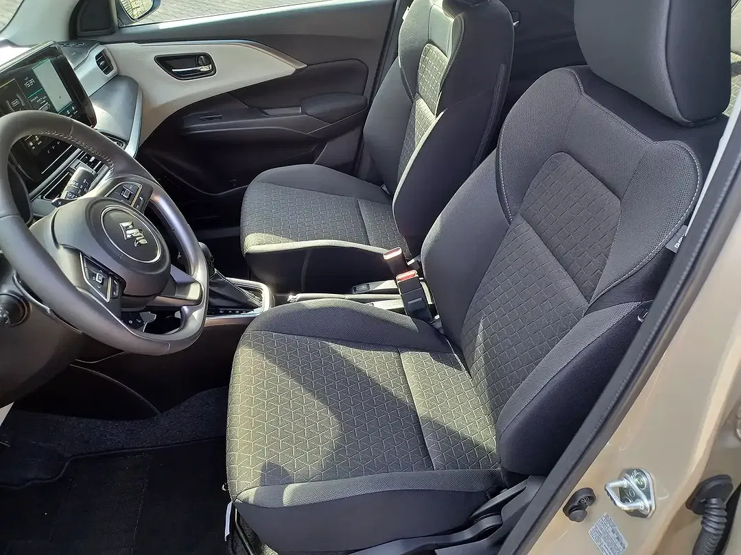 Suzuki Swift - Thumbnail 7
