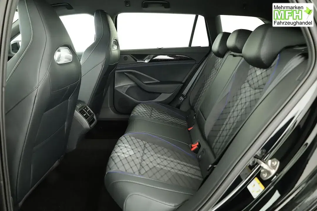 Volkswagen Passat Variant - Thumbnail 10