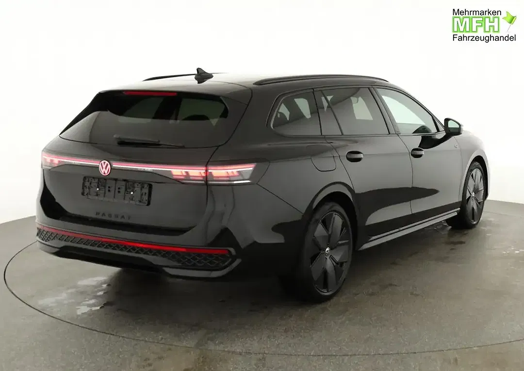 Volkswagen Passat Variant - Thumbnail 2