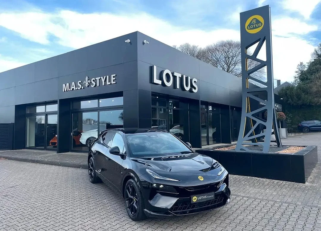 Lotus Eletre - Afbeelding 1