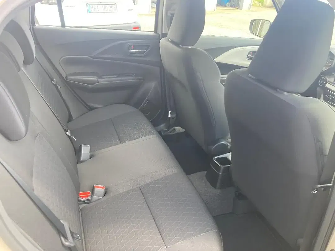 Suzuki Swift - Thumbnail 10