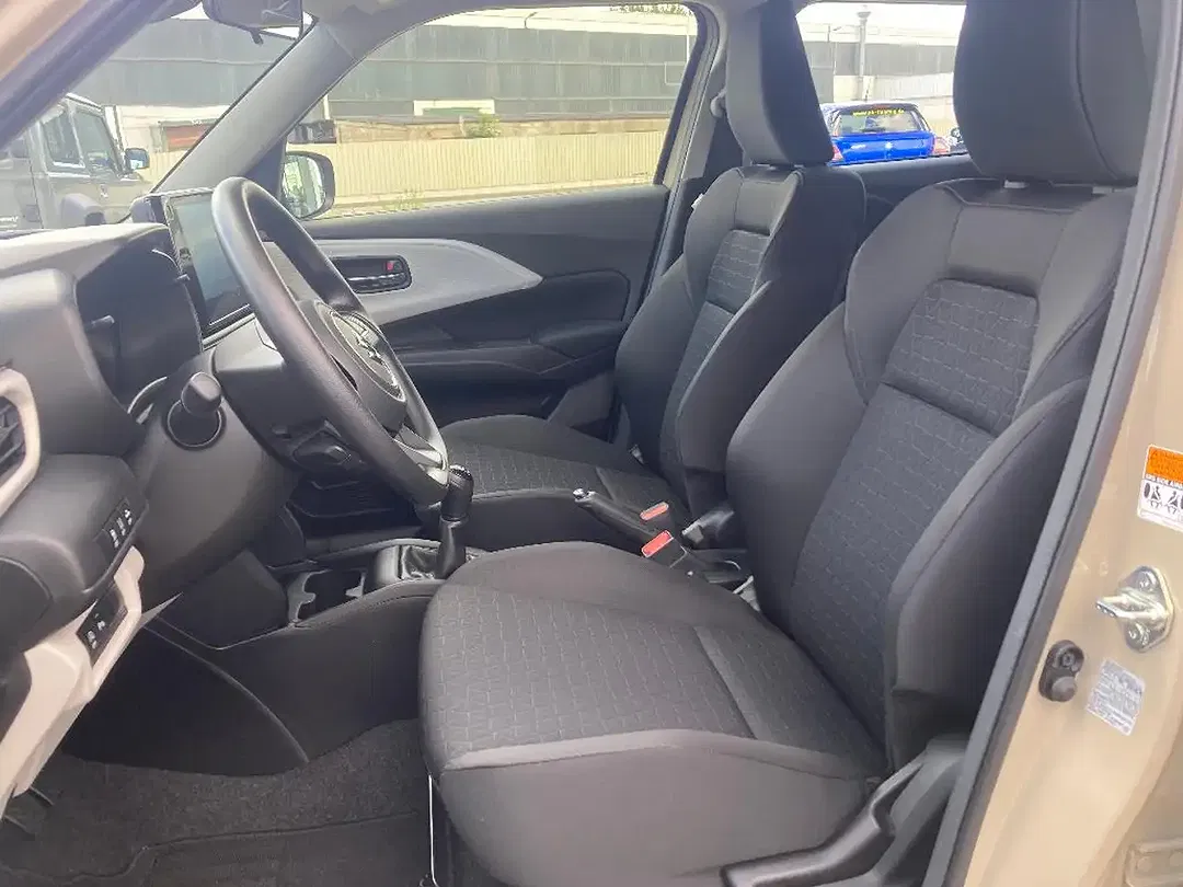 Suzuki Swift - Thumbnail 8