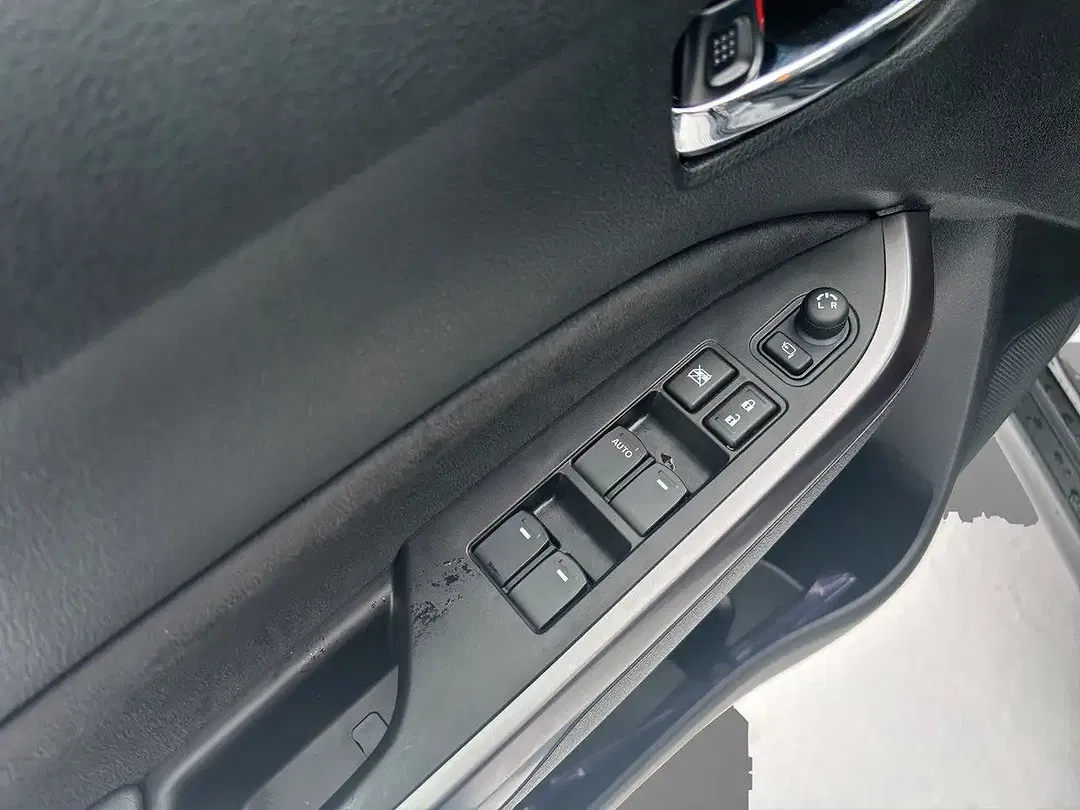 Suzuki Vitara - Thumbnail 5