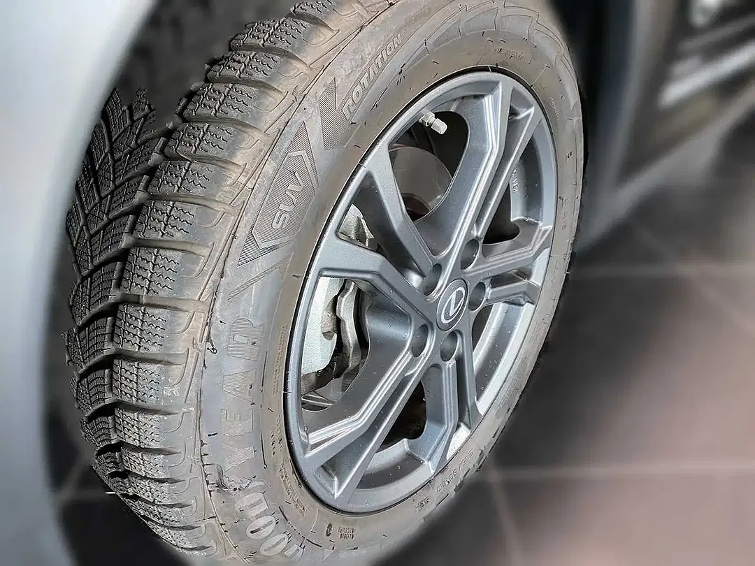 Lexus UX 300h - Thumbnail 8