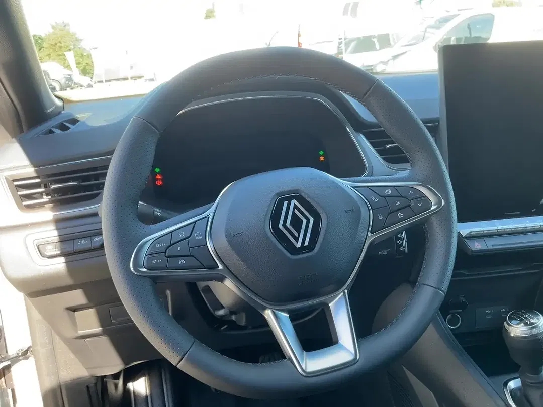 Renault Captur - Thumbnail 9