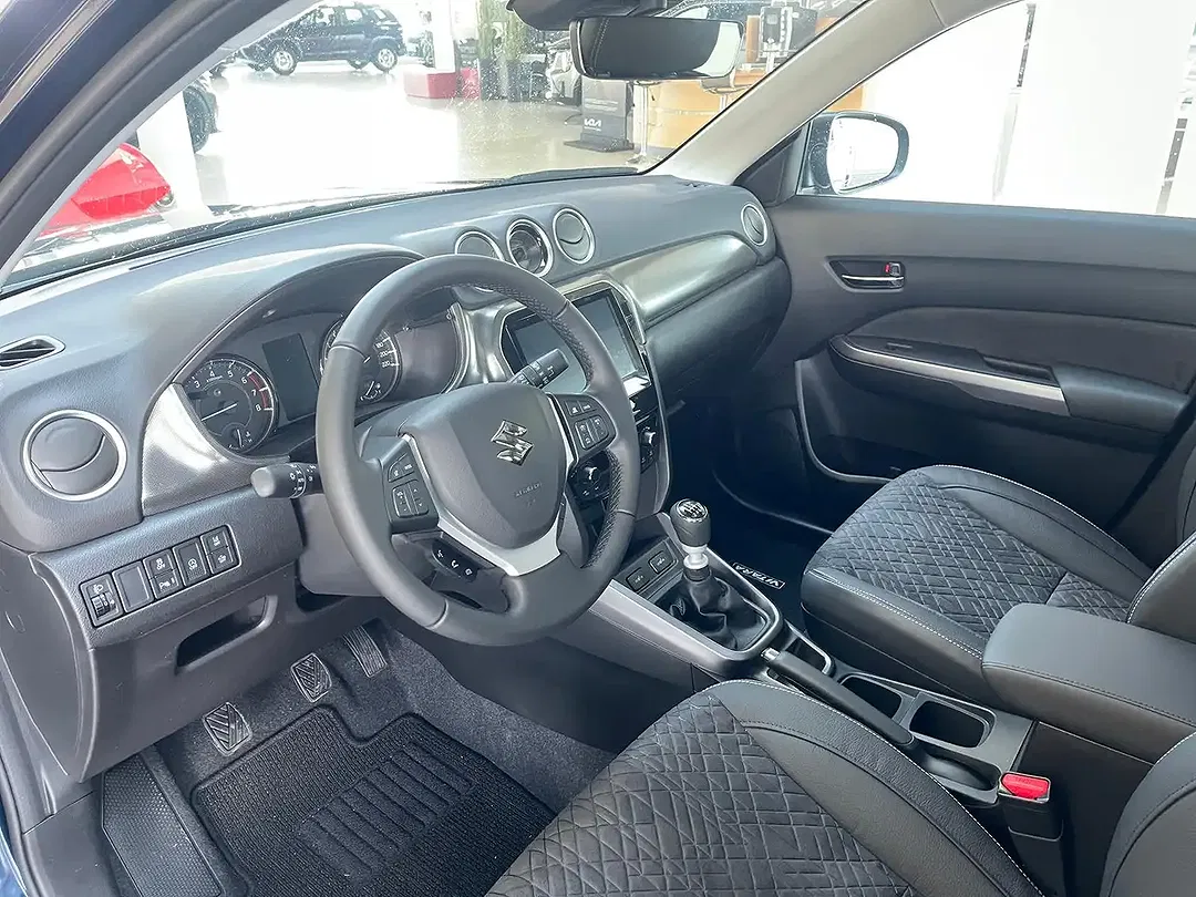 Suzuki Vitara - Thumbnail 9