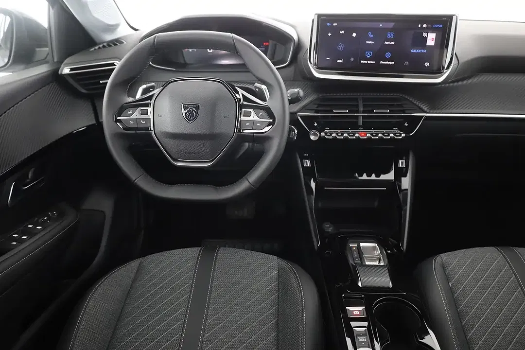 Peugeot 208 - Thumbnail 9