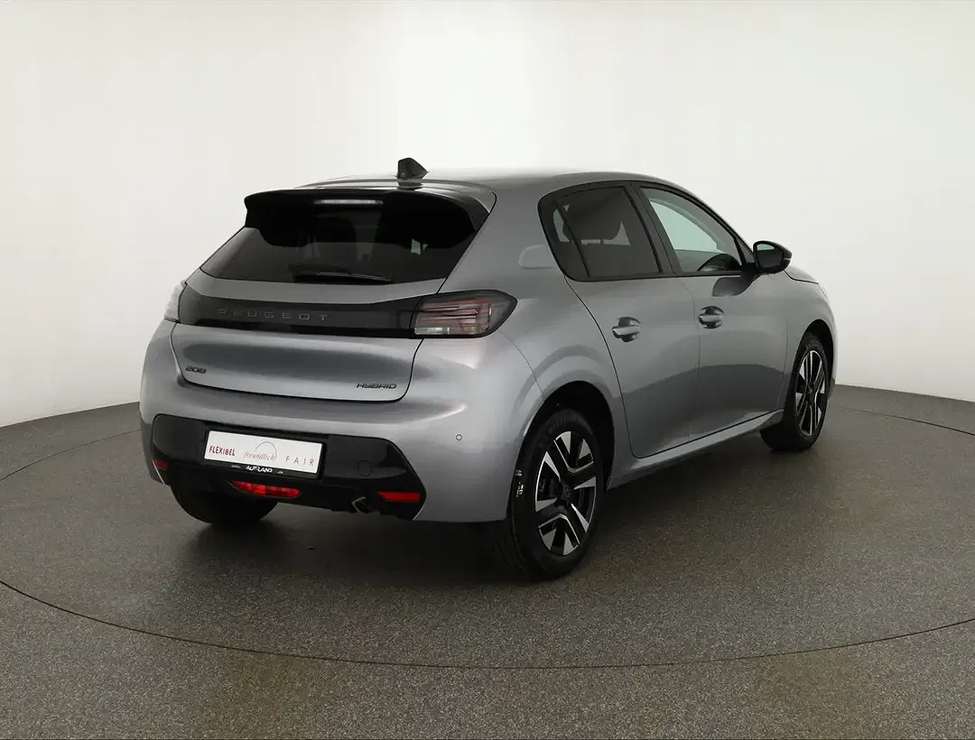 Peugeot 208 - Thumbnail 4