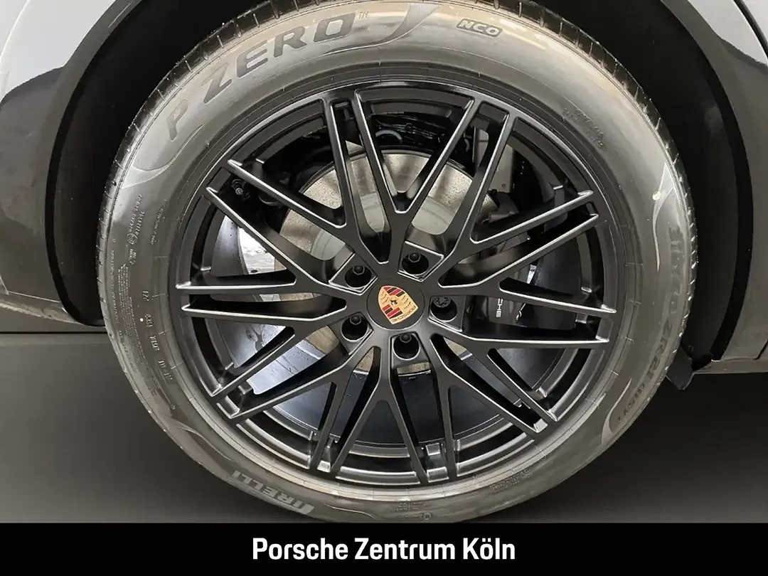 Porsche Cayenne - Thumbnail 10