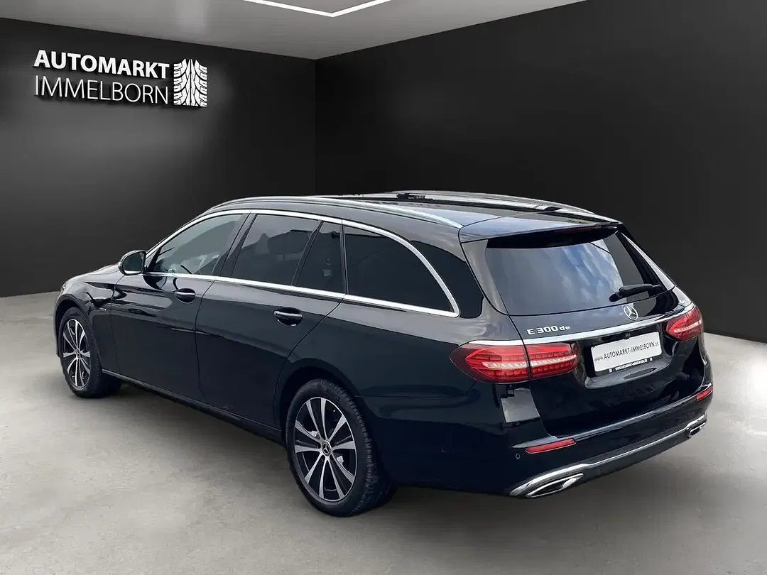 Mercedes-Benz E 300 - Thumbnail 3