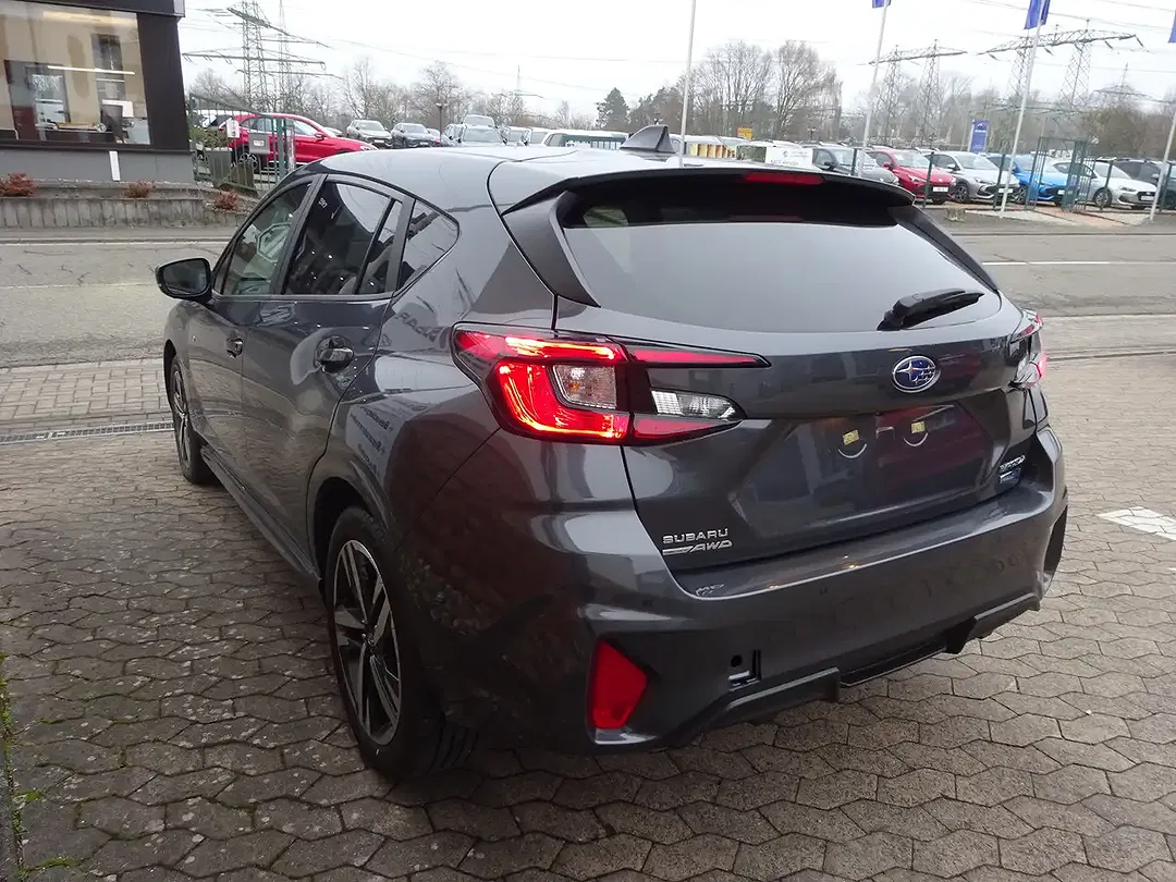 Subaru Impreza - Thumbnail 2