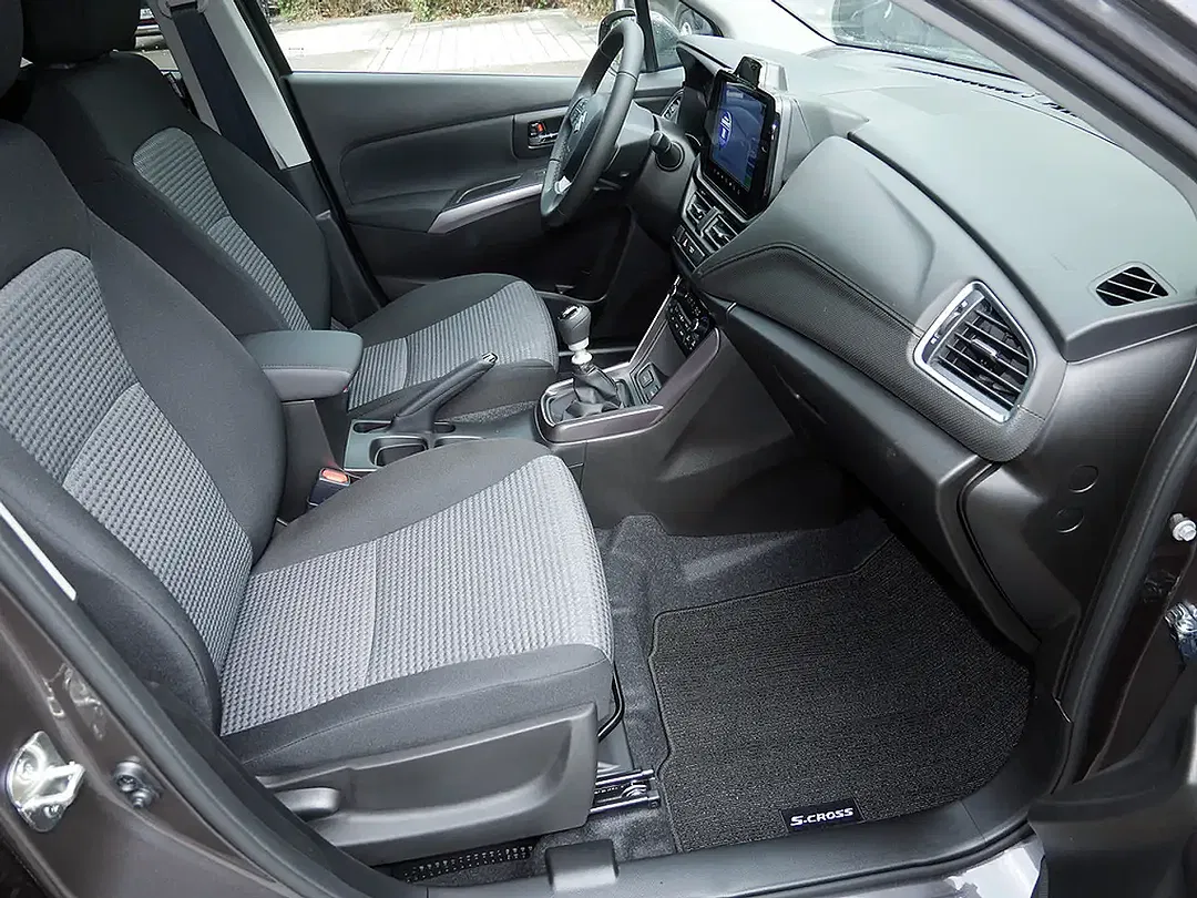 Suzuki S-Cross - Thumbnail 6