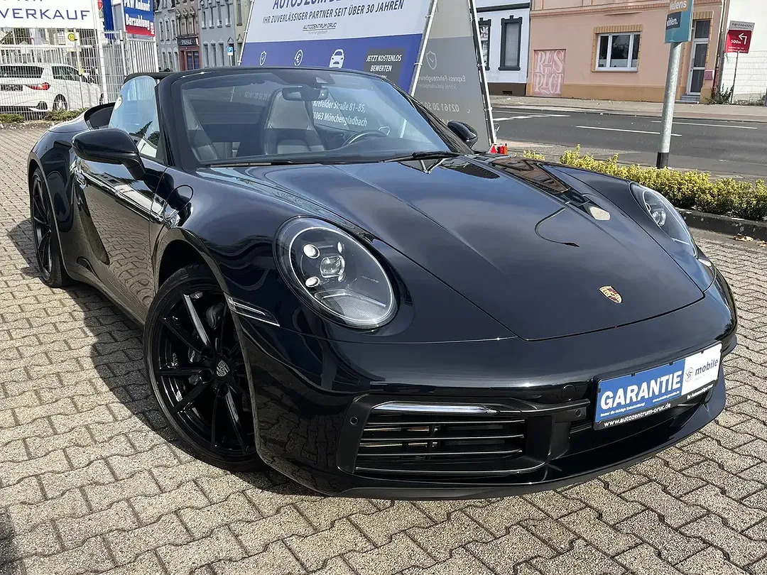 Porsche 992 - Thumbnail 2