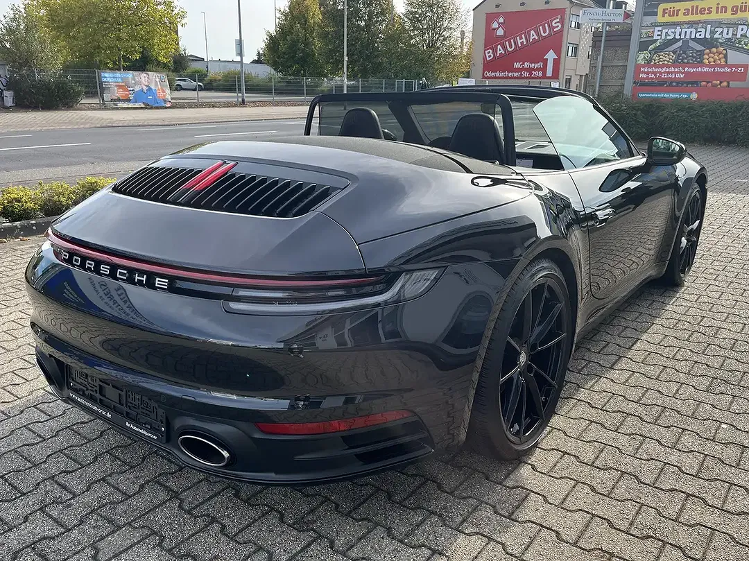 Porsche 992 - Thumbnail 5