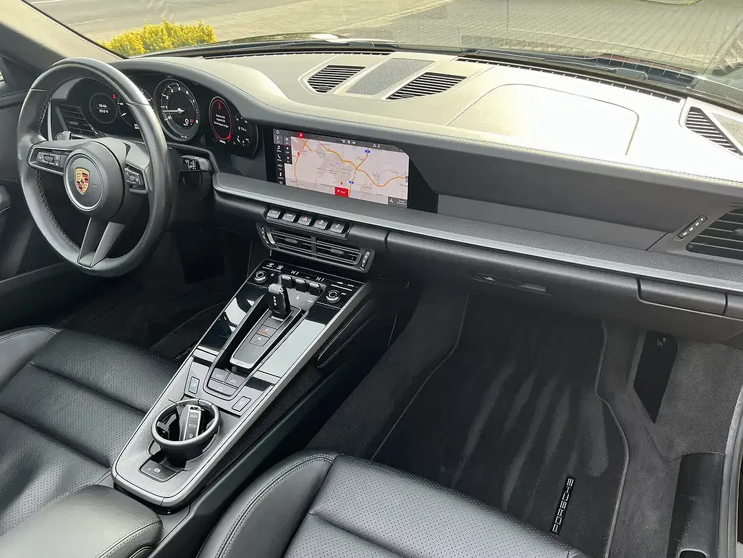 Porsche 992 - Thumbnail 6