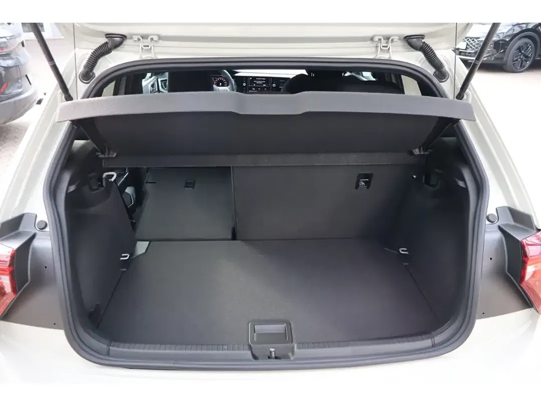 Volkswagen Polo - Thumbnail 10