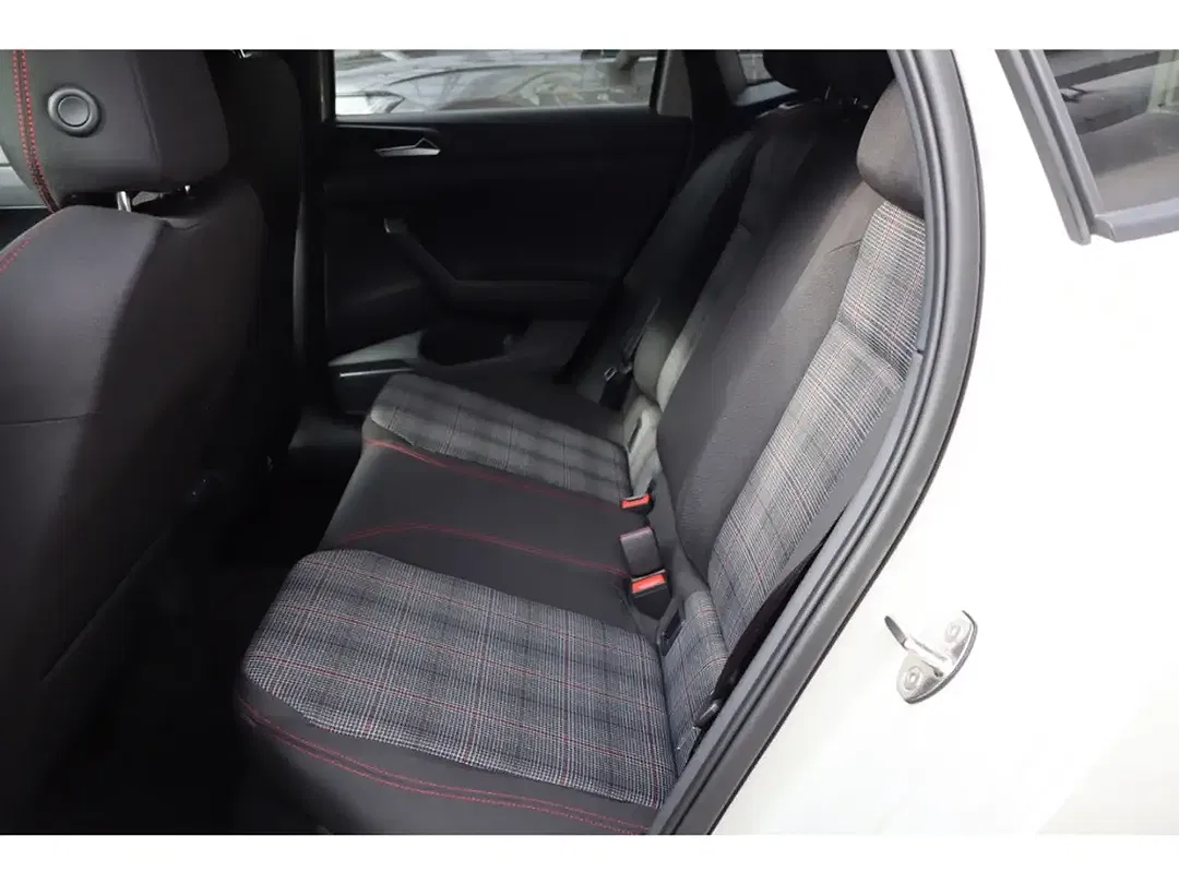 Volkswagen Polo - Thumbnail 12