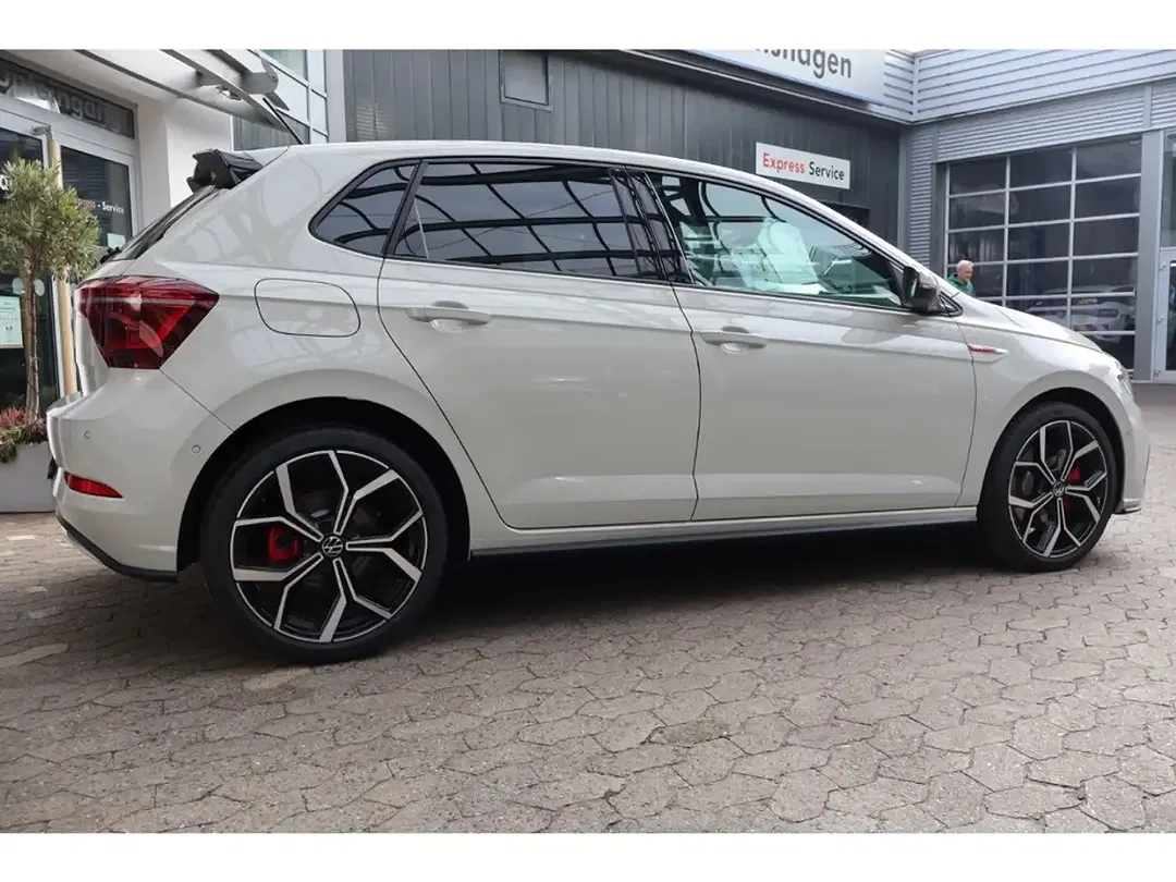 Volkswagen Polo - Thumbnail 4
