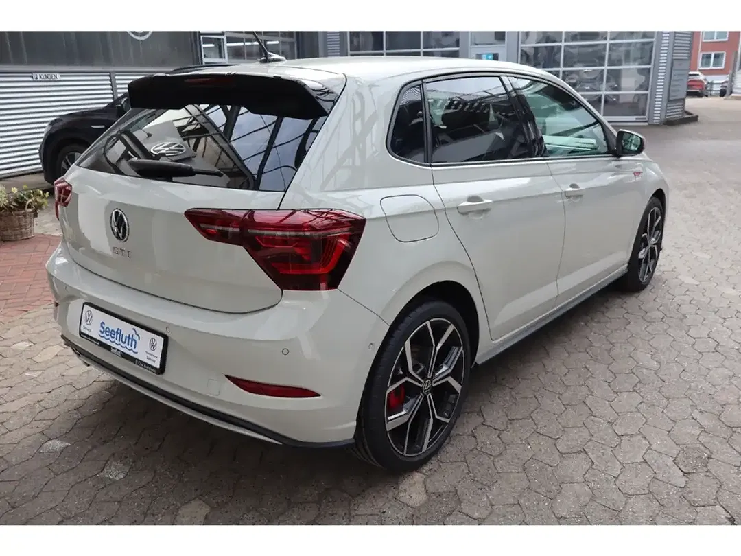 Volkswagen Polo - Thumbnail 5