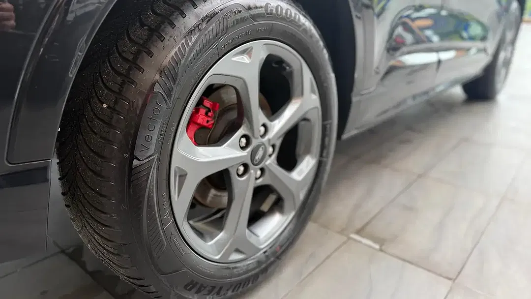 Ford Kuga - Thumbnail 6