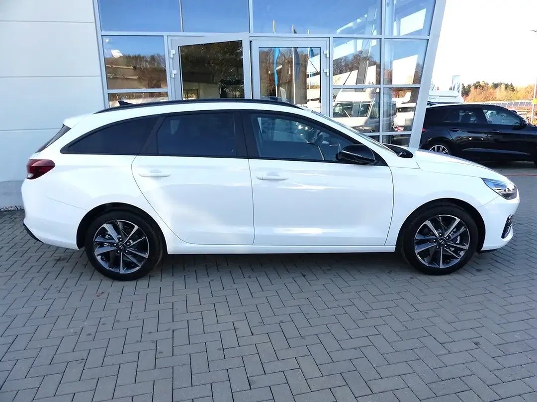 Hyundai i30 - Thumbnail 2