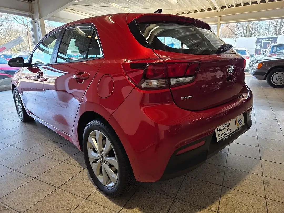 Kia Rio - Thumbnail 3